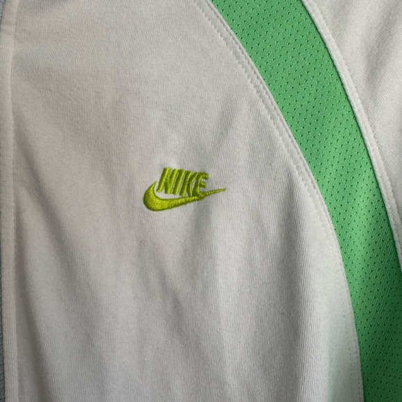 Women’s Nike Running Hooded Jacket White and Green Size Small 🤍💚 - Picture 5 of 8